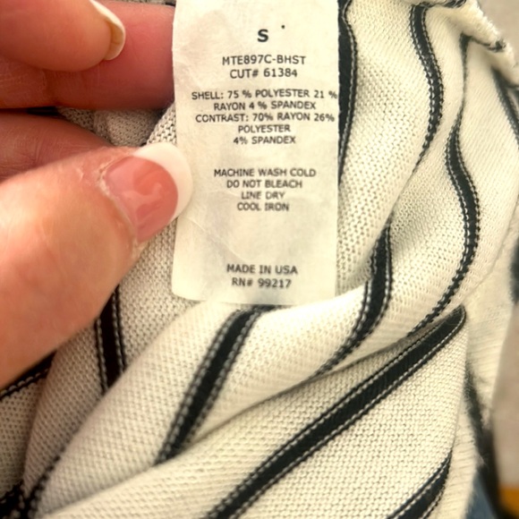 CHRISTMAS Black White Stripe Top🎅🏼Blingy Sequin Red SANTA CAP🎄Only Worn ONCE - Picture 7 of 7